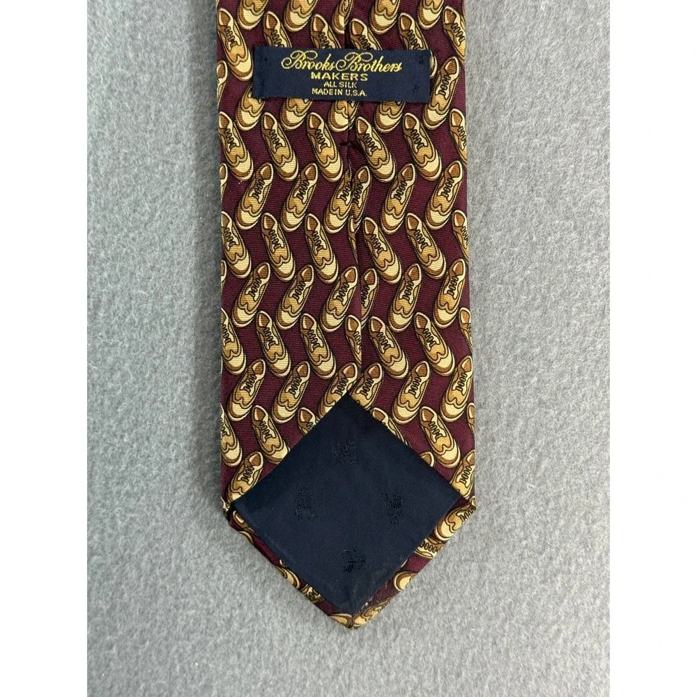 Vintage Brooks Brothers Tie‎ Mens One Size Red Silk Shoes Car Print Made USA
